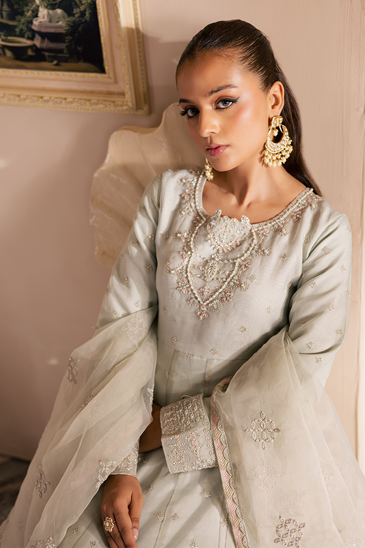 silk dress design in pakistan